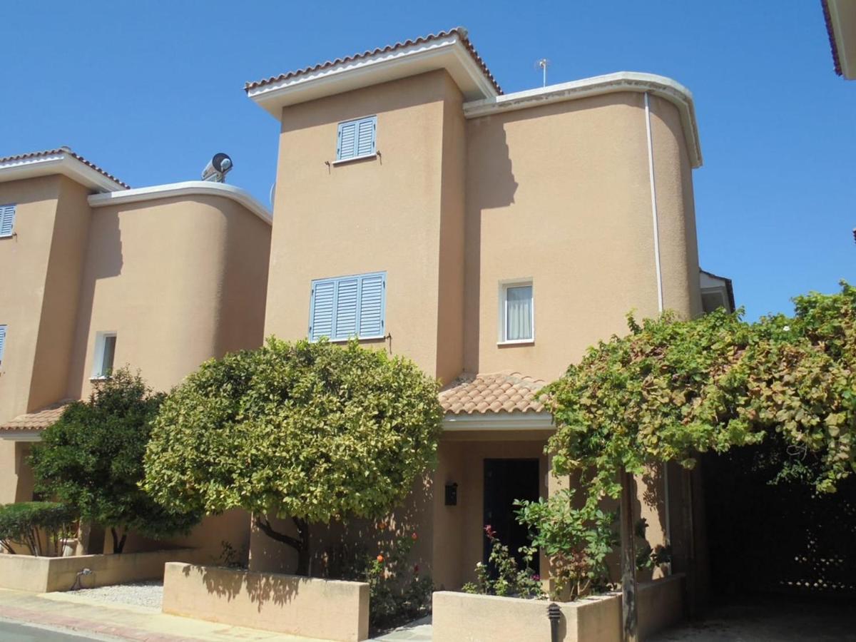 Modern, Stylish 4-bedroom - Limnaria Villas * Pafos